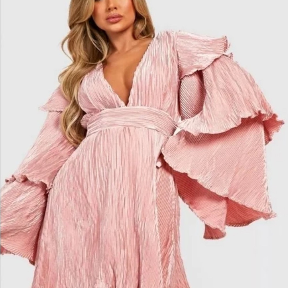 Boohoo Pink Pleated Long Sleeve Dress pre loved Romantic